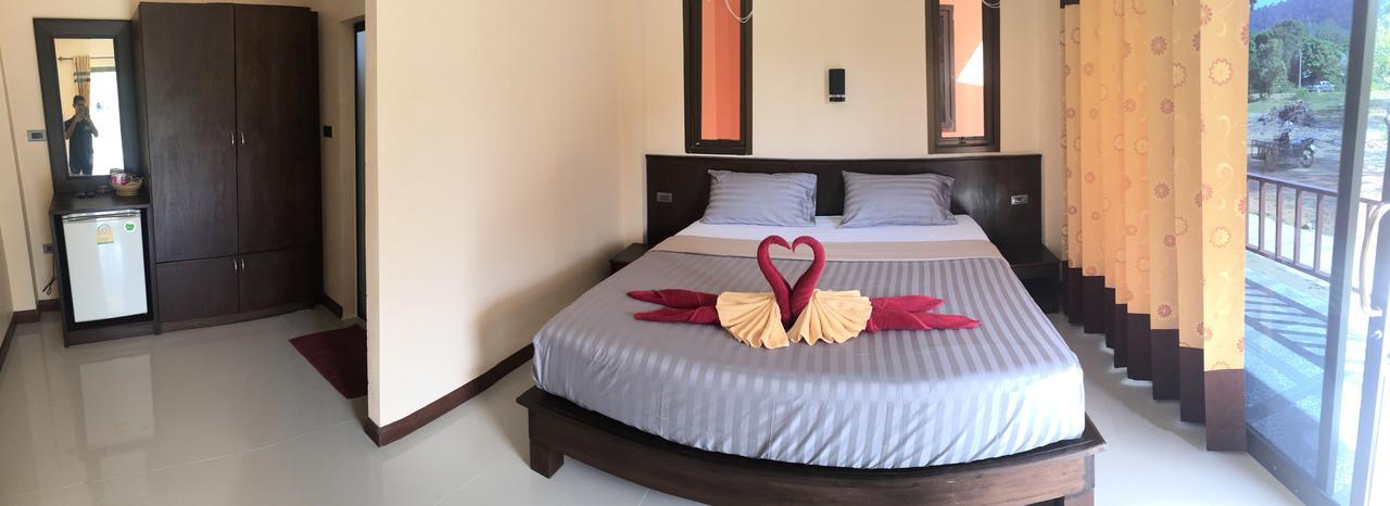 Toongyoong Longbeach Resort Sha Plus Koh Lanta Exterior photo